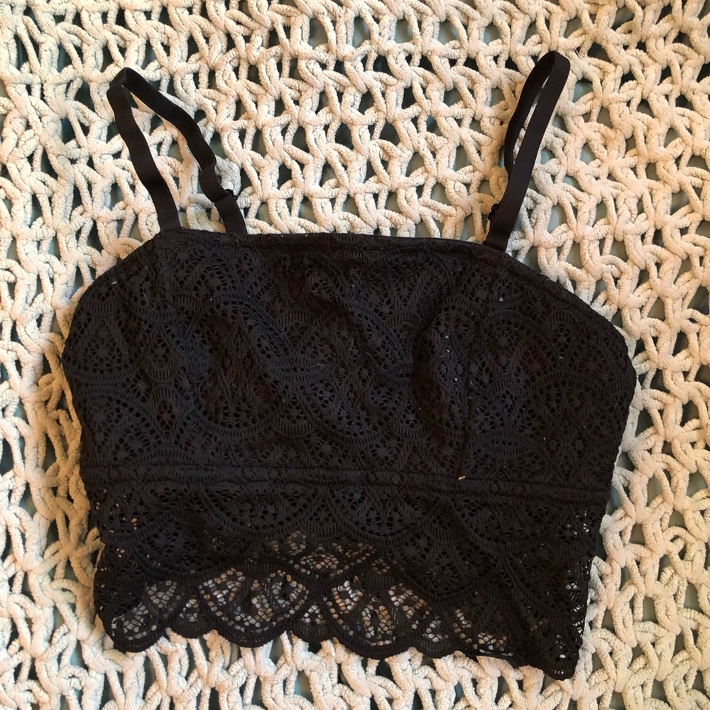 BLACK LACE BRALETTE